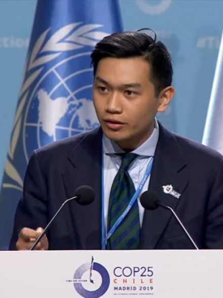 Aaron Tang giving a speech at COP25.
