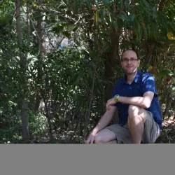 Dr Nicolas Younes